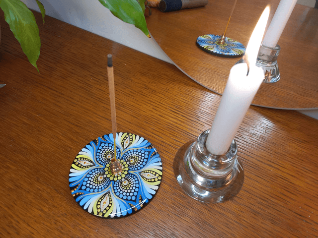 Porte-encens 10 cm "vibrations" bleu et jaune