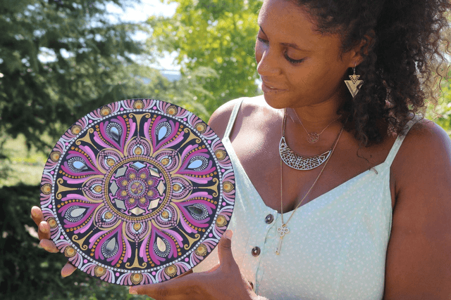 Mandala 30 cm "Rose au féminin"