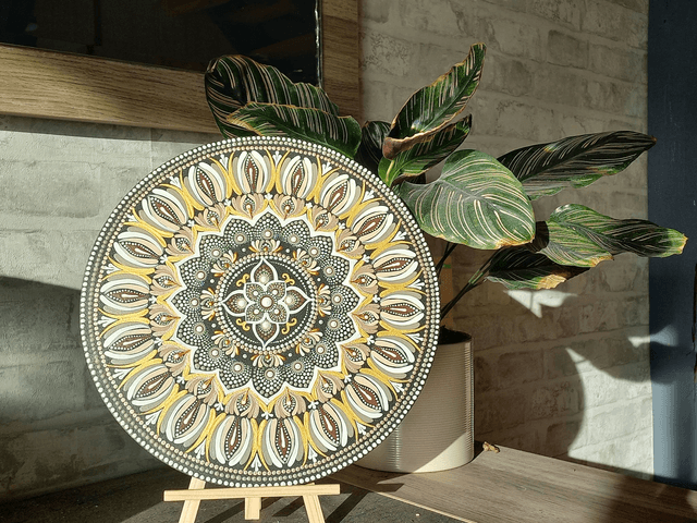 Mandala 30 cm beige et or