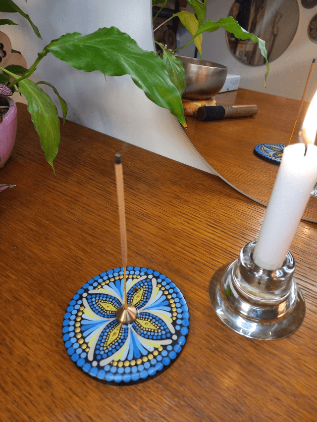 Porte-encens 4 portes bleu et jaune 10 cm